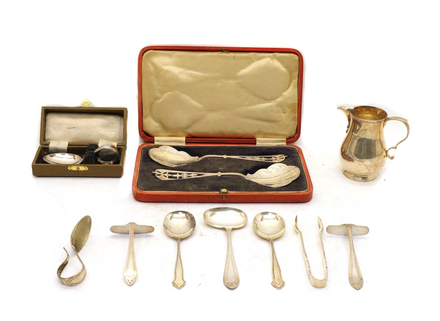 Lot 62 - Pair of cased silver serving spoons