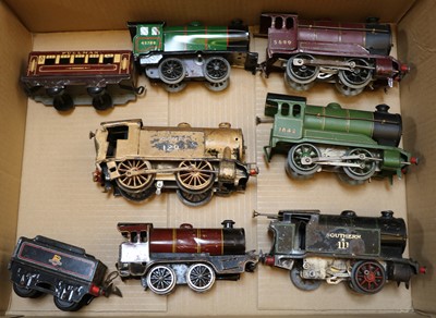 Lot 158 - A collection of playworn Hornby 'O' gauge tin toy railway items