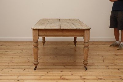 Lot 193 - A Victorian pine country house kitchen table