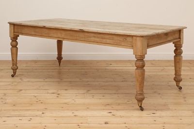 Lot 193 - A Victorian pine country house kitchen table