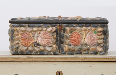 Lot 258 - A shell-covered box