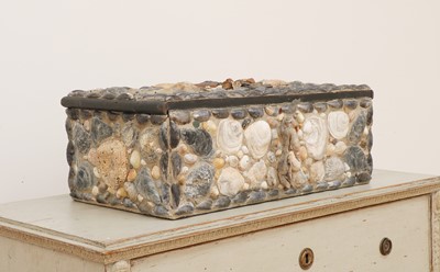 Lot 258 - A shell-covered box