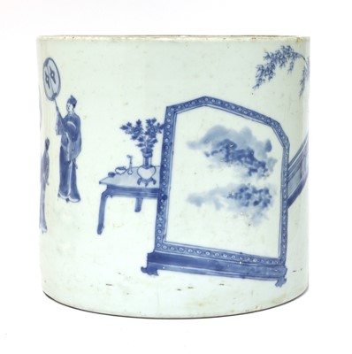 Lot 28 - A Chinese blue and white brush pot