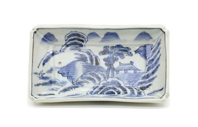 Lot 108 - A blue and white Imari rectangular bowl