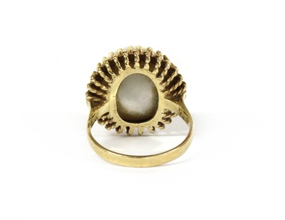 Lot 151 - A 9ct gold mabé pearl ring