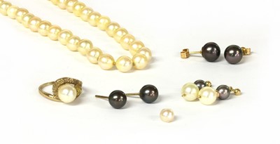 Lot 154 - A single row uniform cultured pearl necklace