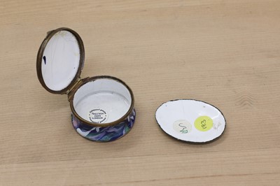 Lot 431 - An oval enamel box lid