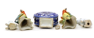 Lot 132 - A collection of ceramics