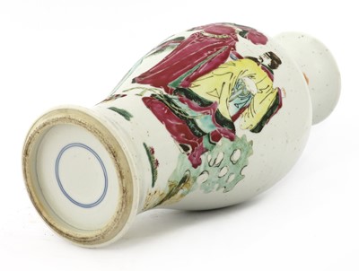 Lot 47 - A Chinese famille rose vase