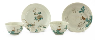 Lot 333 - A pair of Chinese famille rose teacups