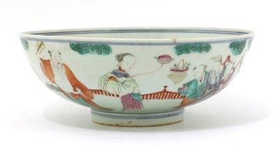 Lot 39 - A Chinese famille rose bowl