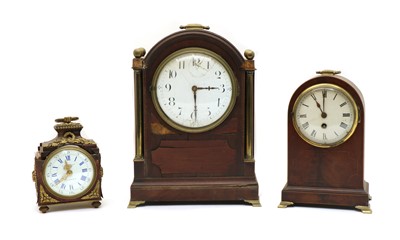 Lot 213 - A mahogany mantel clock