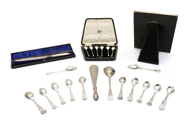 Lot 38 - A collection of silver items