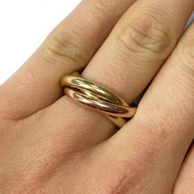 Lot 56 - A gold Russian wedding ring