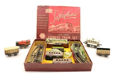 Lot 350 - A Mettoy Railways Safety Electric 'O' gauge Express train set