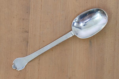 Lot 311 - A William and Mary silver trefid spoon