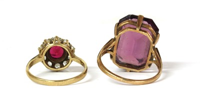 Lot 174 - Two 9ct gold rings