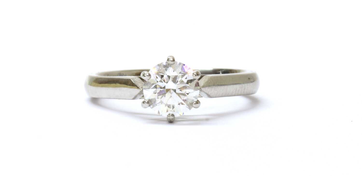 Lot 72 - A platinum single stone diamond ring