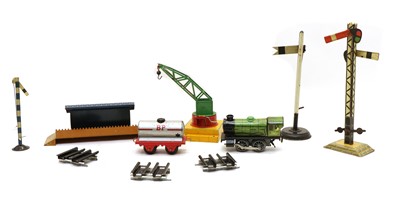 Lot 301 - Hornby 'O' gauge railway accessories