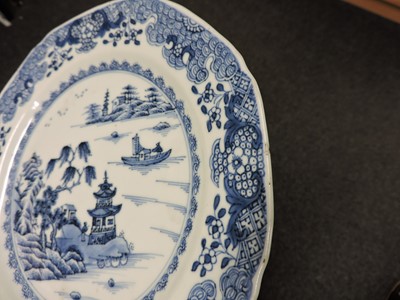 Lot 245 - A collection of miscellaneous ceramics