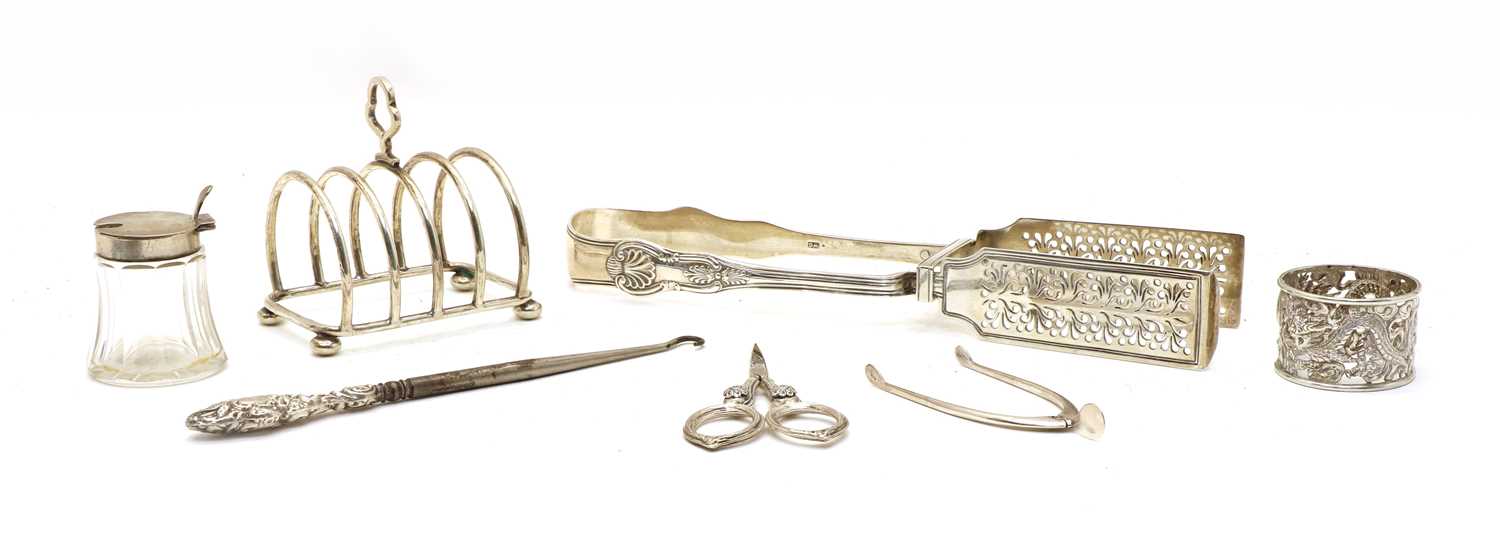 Lot 56 - A collection of silver items