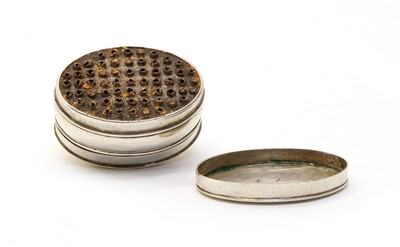 Lot 21 - A George III silver nutmeg grater