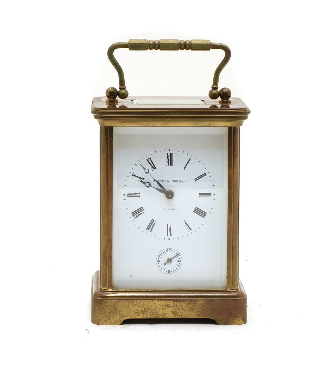 Lot 211 - A modern brass carriage clock