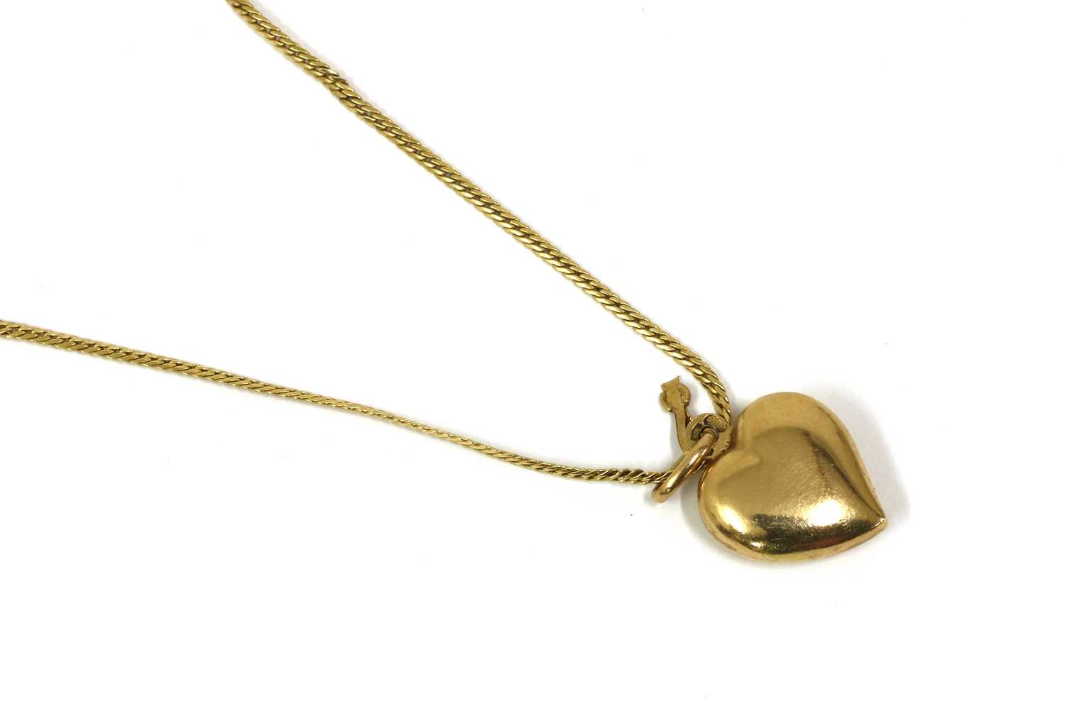 Lot 172 - An Italian gold heart pendant, by UnoAErre