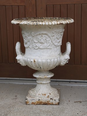Lot 324 - A Victorian cast iron garden urn