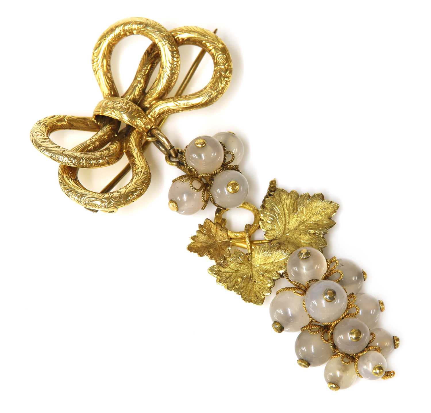 Lot 62 - A Victorian gold grape and vine brooch