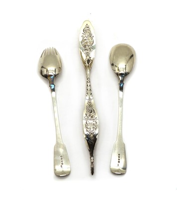 Lot 45 - A Victorian pair of silver fiddle pattern salad serving spoons