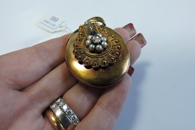 Lot 66 - A cased Victorian gold diamond and split pearl hinged locket, c.1880