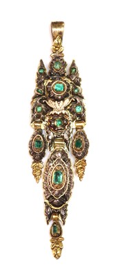 Lot 21 - A cased late 18th century or early 19th century emerald set Catalan earring