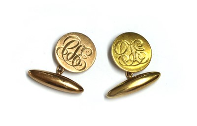 Lot 443 - A pair of gold cufflinks