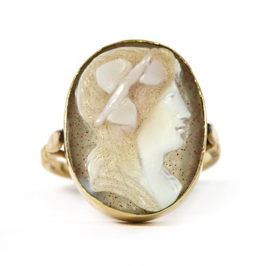 Lot 1044 - A gold hardstone cameo ring
