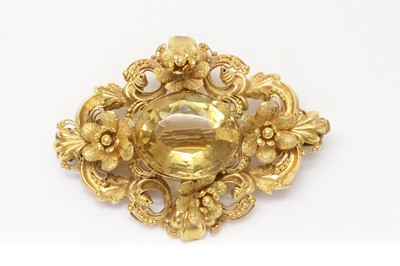 Lot 37 - A Victorian gold citrine brooch, c.1840