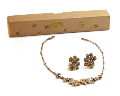 Lot 390 - A 9ct gold necklace and earrings suite, by Clare Murray and Matthew Warwick