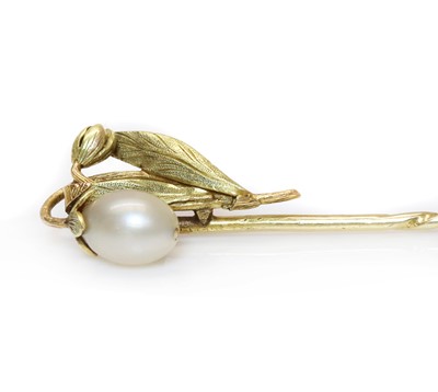 Lot 156 - An Art Deco pearl stick pin
