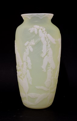 Lot 451 - A Kathleen Orme cameo glass vase