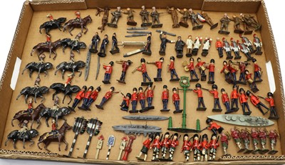 Lot 54 - A collection of lead toy soldiers