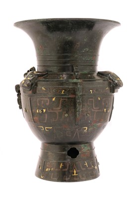 Lot 117 - A Chinese bronze vessel