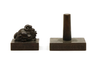 Lot 96 - A Chinese bronze seal