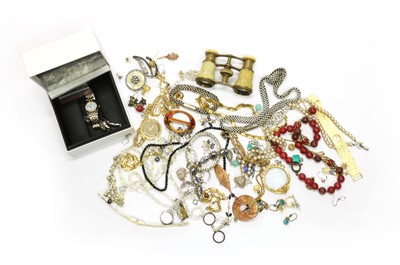Lot 274 - A quantity of costume jewellery
