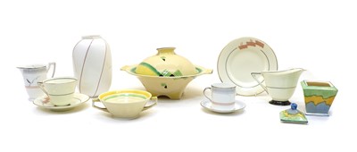 Lot 106 - A mixed collection of Art Deco tea and dinnerwares