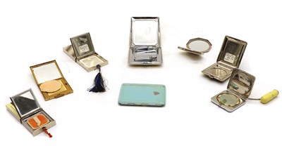 Lot 120 - A collection of eight ladies compacts