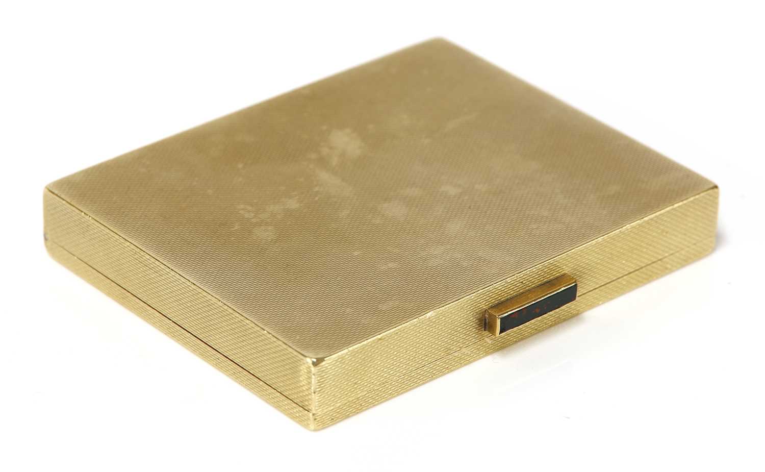 Lot 229 - A 9ct gold rectangular powder compact, by
