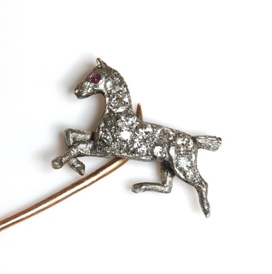 Lot 188 - A diamond set horse stick pin