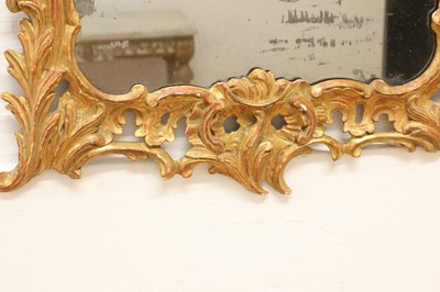 Lot 285 - A carved giltwood pier mirror