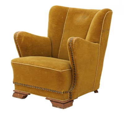 Lot 678 - An armchair