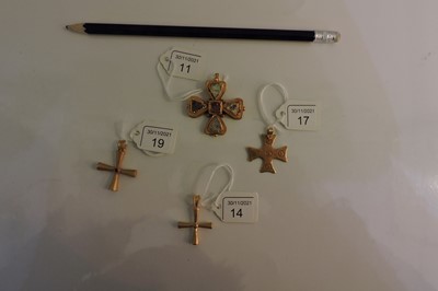 Lot 11 - A Byzantine high carat gold cross